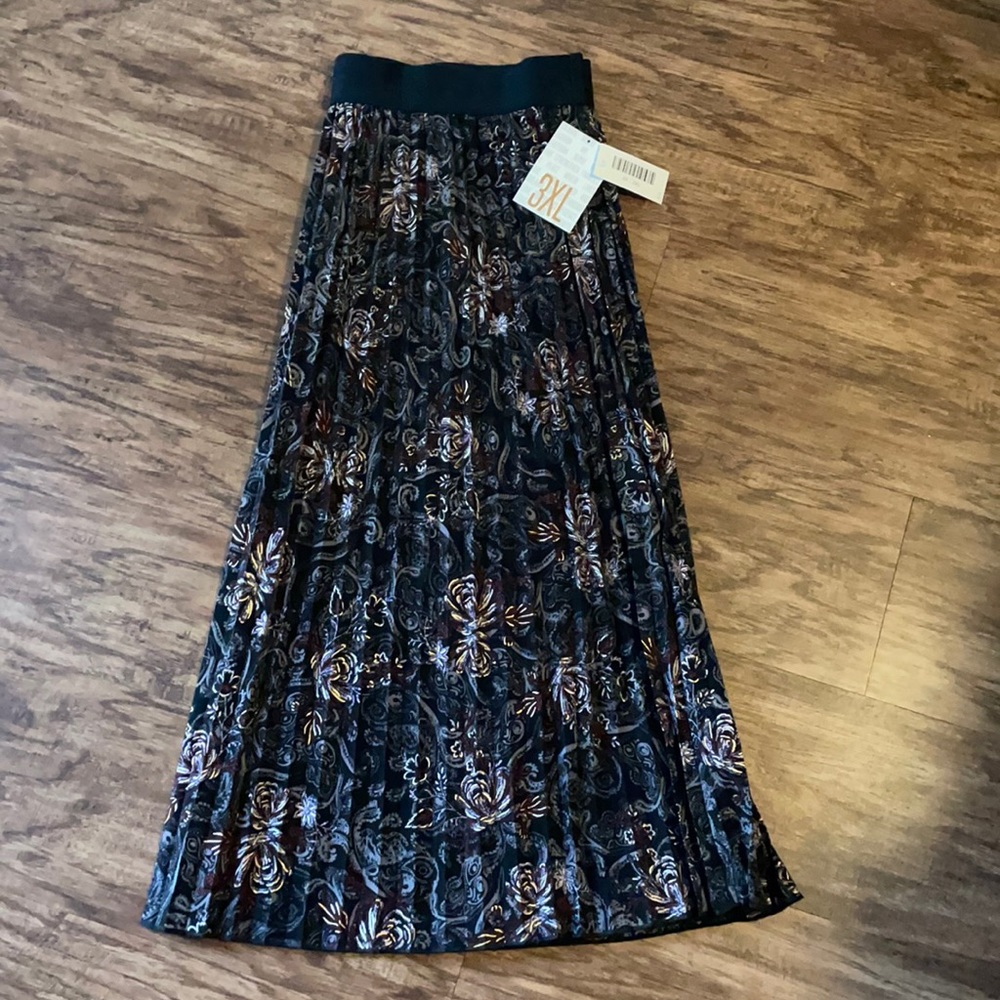 LLR NWT Elegant Jill skirt